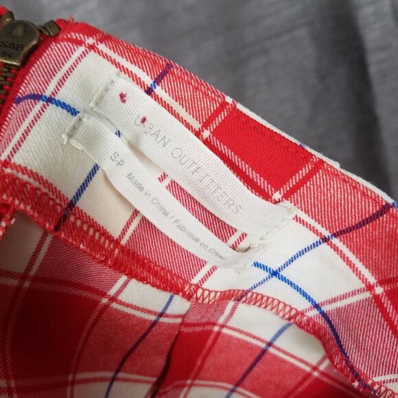 NEW Urban Outfitters Red White Plaid Mini Skirt With Slits Size Small - Picture 4 of 5